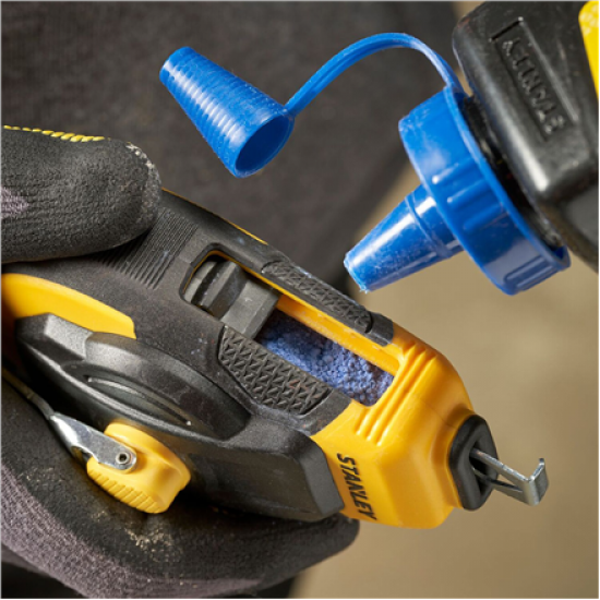 Stanley STHT47312-0 30M 3:1 Comfort Grip Reel Kit With Blue Chalk and Line Level