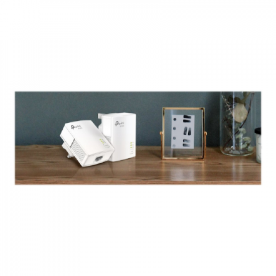 TP-LINK | Gigabit Powerline Starter Kit | TL-PA7017 KIT | 10/100/1000 Mbit/s | Ethernet LAN (RJ-45) ports 1 | No Wi-Fi | Data transfer rate (max) 1000 Mbit/s | Extra socket
