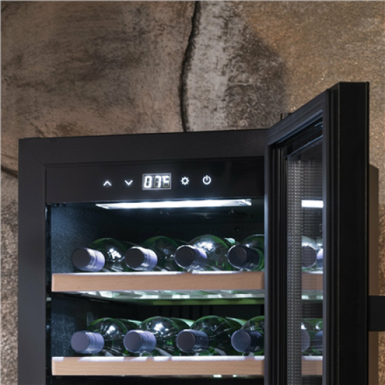 Caso | Smart Wine Cooler | WineExclusive 38 | Energy efficiency class G | Showcase | Free standing | Bottles capacity 38 bottles | Cooling type Compressor technology | Black