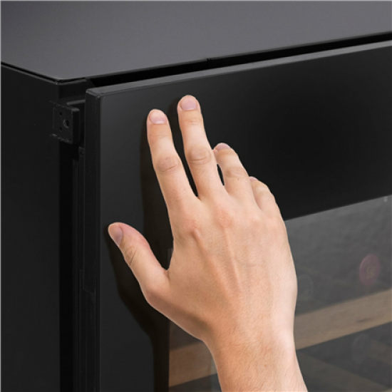 Caso | Wine Cooler | WineDeluxe E 18 | Energy efficiency class G | Built-in | Bottles capacity 18 bottles | Cooling type Compressor technology | Black