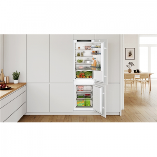 Bosch | Refrigerator | KIN86VSE0 Series 4 | Energy efficiency class E | Built-in | Combi | Height 177.5 cm | No Frost system | Fridge net capacity 184 L | Freezer net capacity 76 L | 35 dB | White