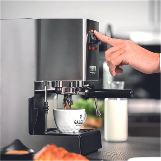 Gaggia | Coffee Maker | RI9481/11 Classic E24 | Pump pressure 15 bar | Built-in milk frother | Semi-automatic | Brushed Stainless Steel