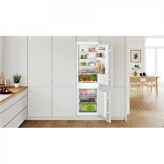 Bosch | Refrigerator | KIN86NSE0 | Energy efficiency class E | Built-in | Combi | Height 177.2 cm | No Frost system | Fridge net capacity 184 L | Freezer net capacity 76 L | 35 dB | White