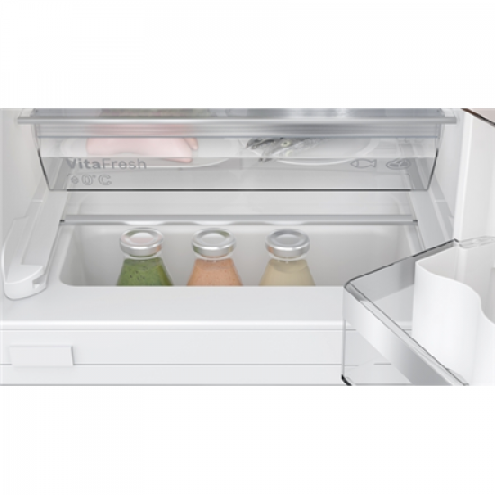 Bosch | Refrigerator | KUL22ADD0 | Energy efficiency class D | Built-under | Larder | Height 82 cm | Fridge net capacity 93 L | Freezer net capacity 17 L | 35 dB | White