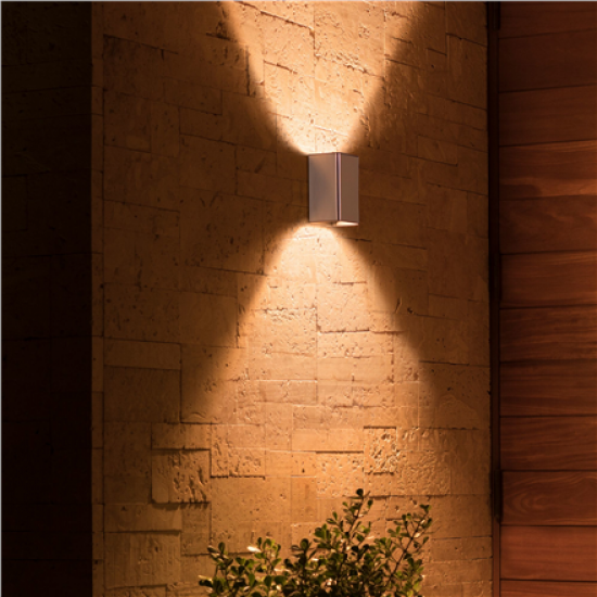 Philips Hue WCA Resonate Outdoor Wall Lantern, Inox | 8 W | 2000-6500 Hue White Colour Ambiance