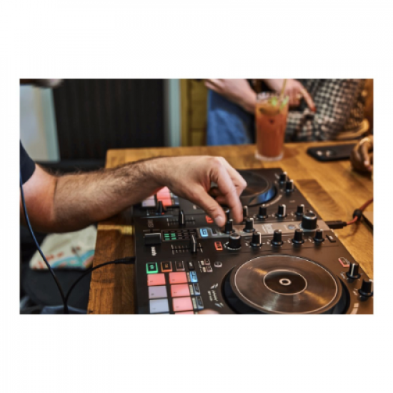 Hercules | DJ controller | DJ Essentials Kit | Speakers | USB connectivity