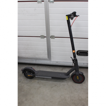 SALE OUT. Xiaomi Mi Electric Scooter Pro 2 (Black) | SALE OUT. SALE OUT. Xiaomi Mi Electric Scooter Pro 2 | 600 W | 25 km/h | 6 month(s) | Black | WITHOUT ORIGINAL PACKAGING, MISSING: ACCESSORIES AND SOME INNER PACKAGING