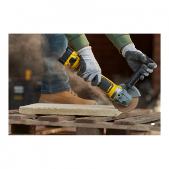 BLACK & DECKER | 18V V20 125mm Brushless Angle Grinder | SFMCG700B-XJ | 18 V | Lithium-ion technology