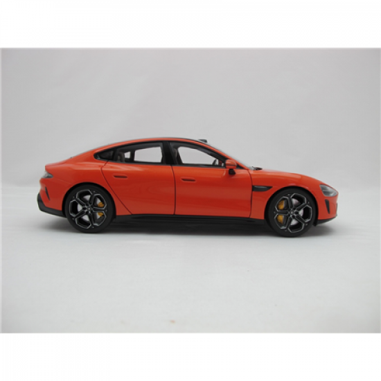 Xiaomi SU7 1:18 Die-cast Model Car | Lava Orange | Zinc alloy, ABS, SAN and PVC