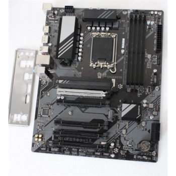 Gigabyte USED, REFURBISHED, WITHOUT ORIGINAL PACKAGING AND ACCESSORIES, ONLY BACK PANEL INCLUDED