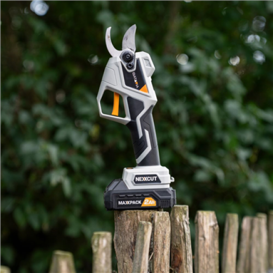 Batavia Nexxcut 18V brushless pruner 30 mm
