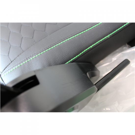 SALE OUT. | Razer Iskur V2 X NewGen | Gaming Chair | Black/Green | DAMAGED ITEM AND PACKAGING. ITEM SCRATCHED, DIRTY. MISSING: GLOVES | 36 month(s)