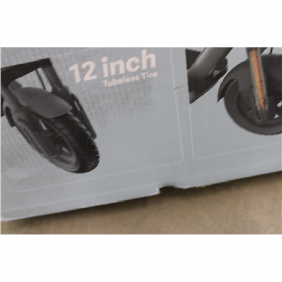 SALE OUT. Xiaomi Electric Scooter 6 Max GL | Xiaomi 24 month(s) | DAMAGED PACKAGING, PAINT AND BODY (NEAR SCREEN). MISSING INNER PACKAGING. ITEM IS SCRATCHED, DIRTY