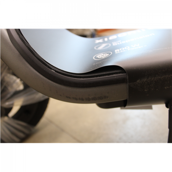 SALE OUT. Xiaomi Electric Scooter 6 GL | Xiaomi 24 month(s) | DAMAGED PACKAGING AND PAINT (FRONT - LEFT AND RIGHT SIDE)